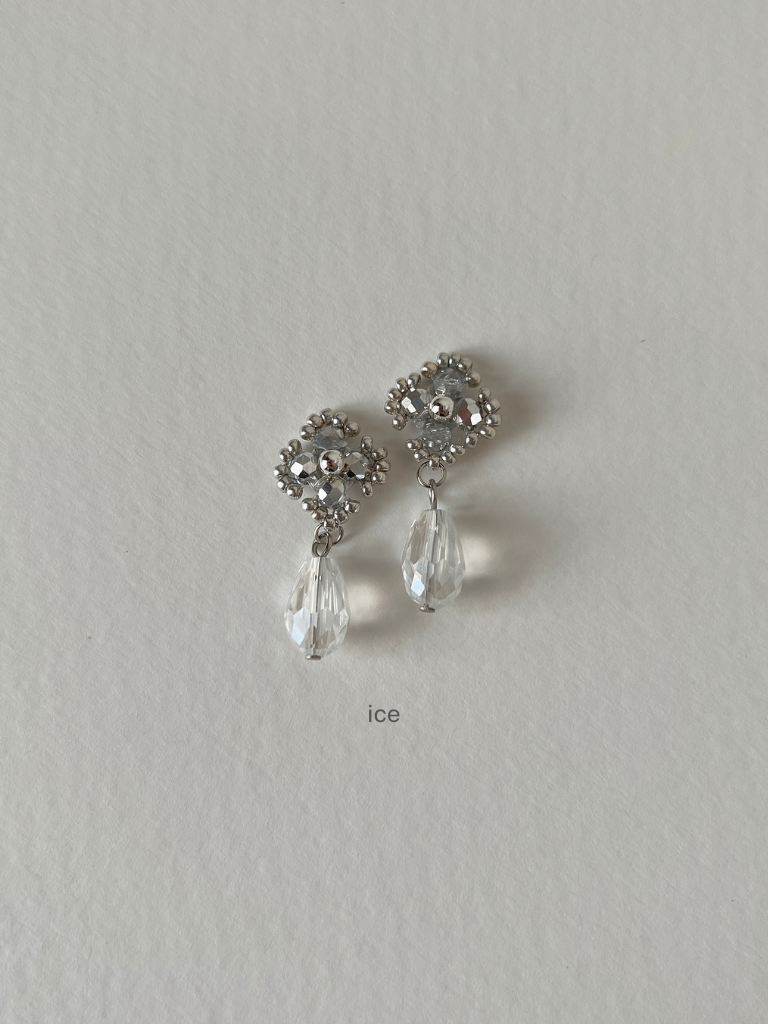 Hisui Dangle Studs