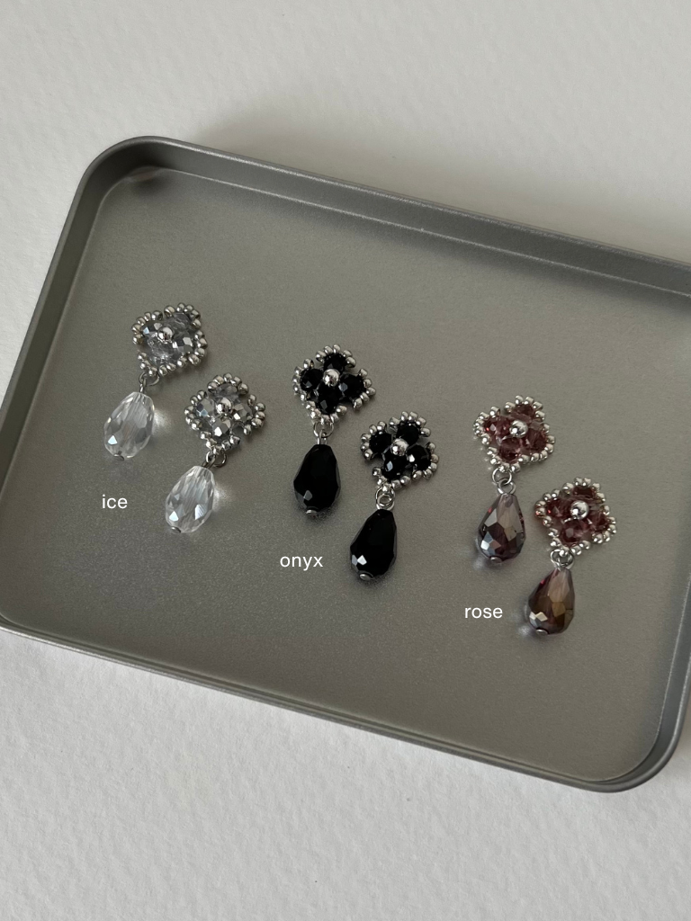Hisui Dangle Studs