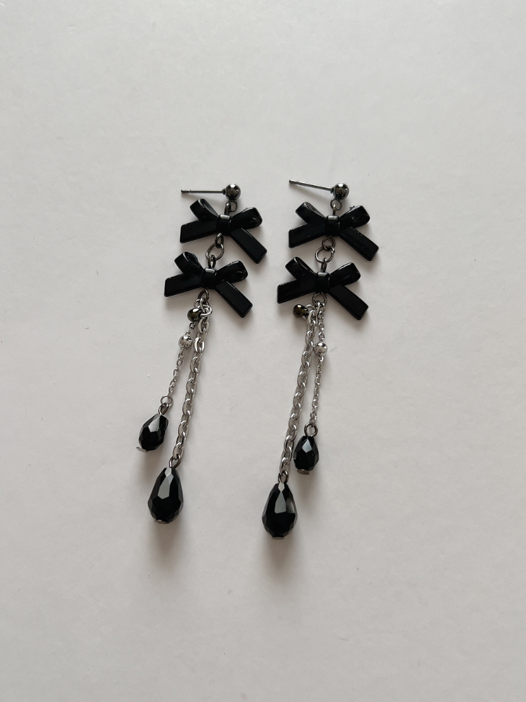 Longtemps Ribbon Dangle Studs in Black