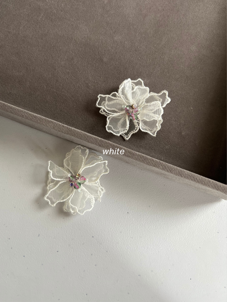 Yuki Flower Charm (3 colours)