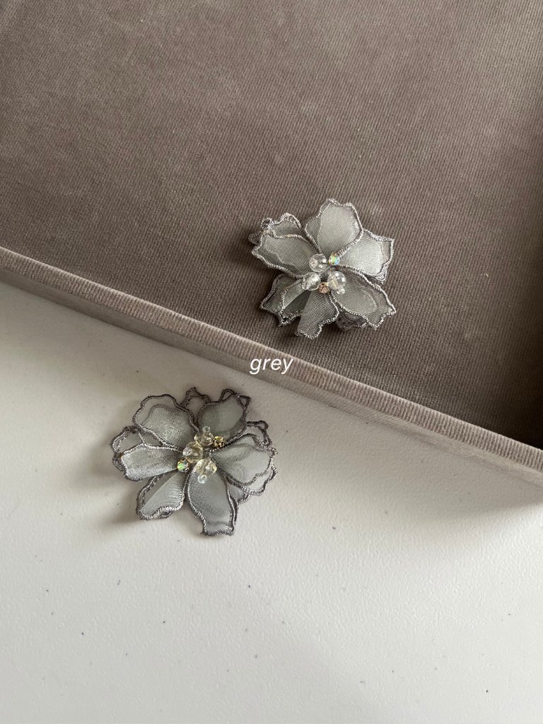 Yuki Flower Charm (3 colours)