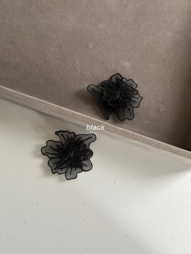 Hana Flower Charm (2 colours)