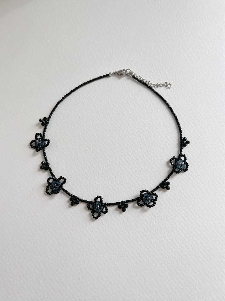 Sachi Clover Necklace in Smoke