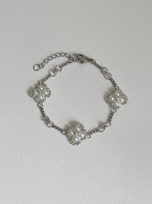 Sachi Pearl Chain Bracelet