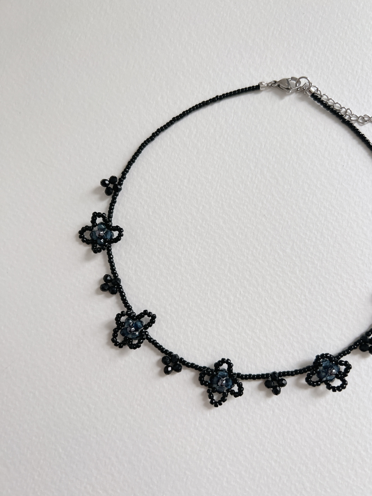 Sachi Clover Necklace in Smoke