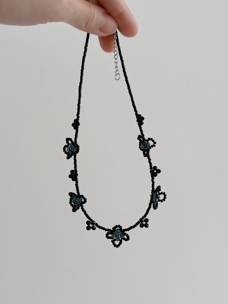 Sachi Clover Necklace in Smoke
