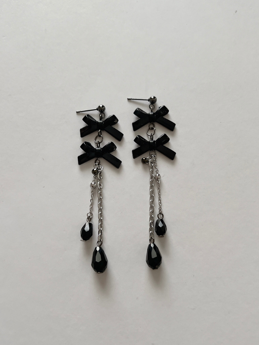 Longtemps Ribbon Dangle Studs in Black